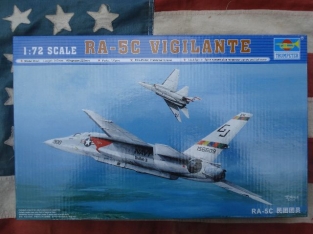 Trumpeter 01616  RA-5C VIGILANTE